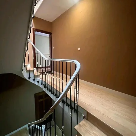 Spacious With Terrace In Camargo Maliano