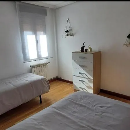 Spacious With Terrace In Camargo